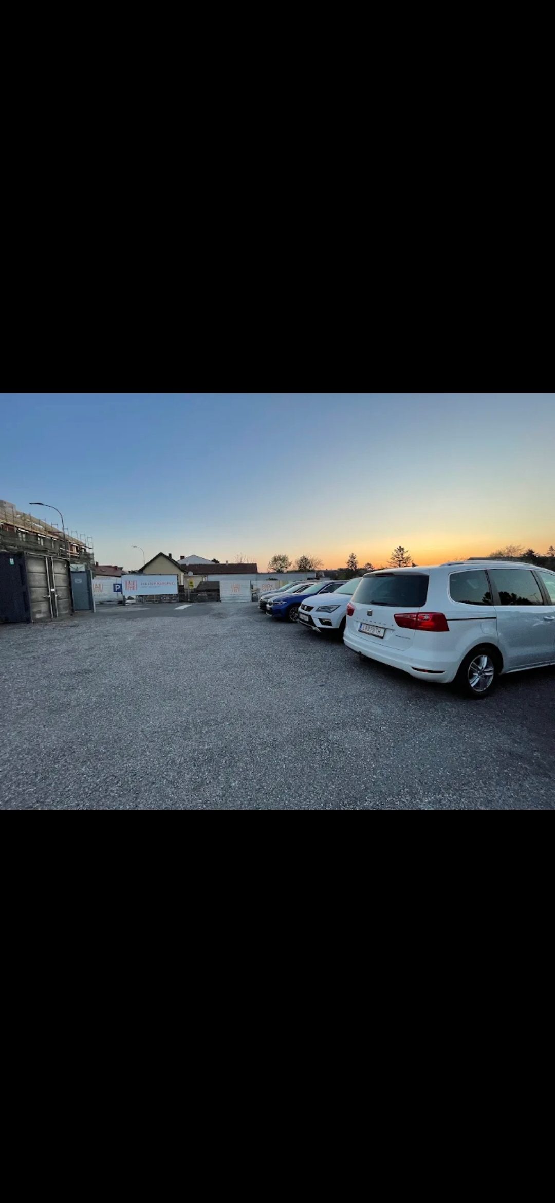 Hein Hotel Parking photo 2