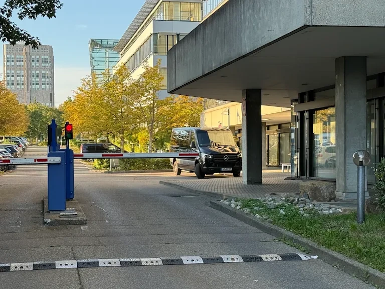 Stuttgart Flughafen Parker photo 3