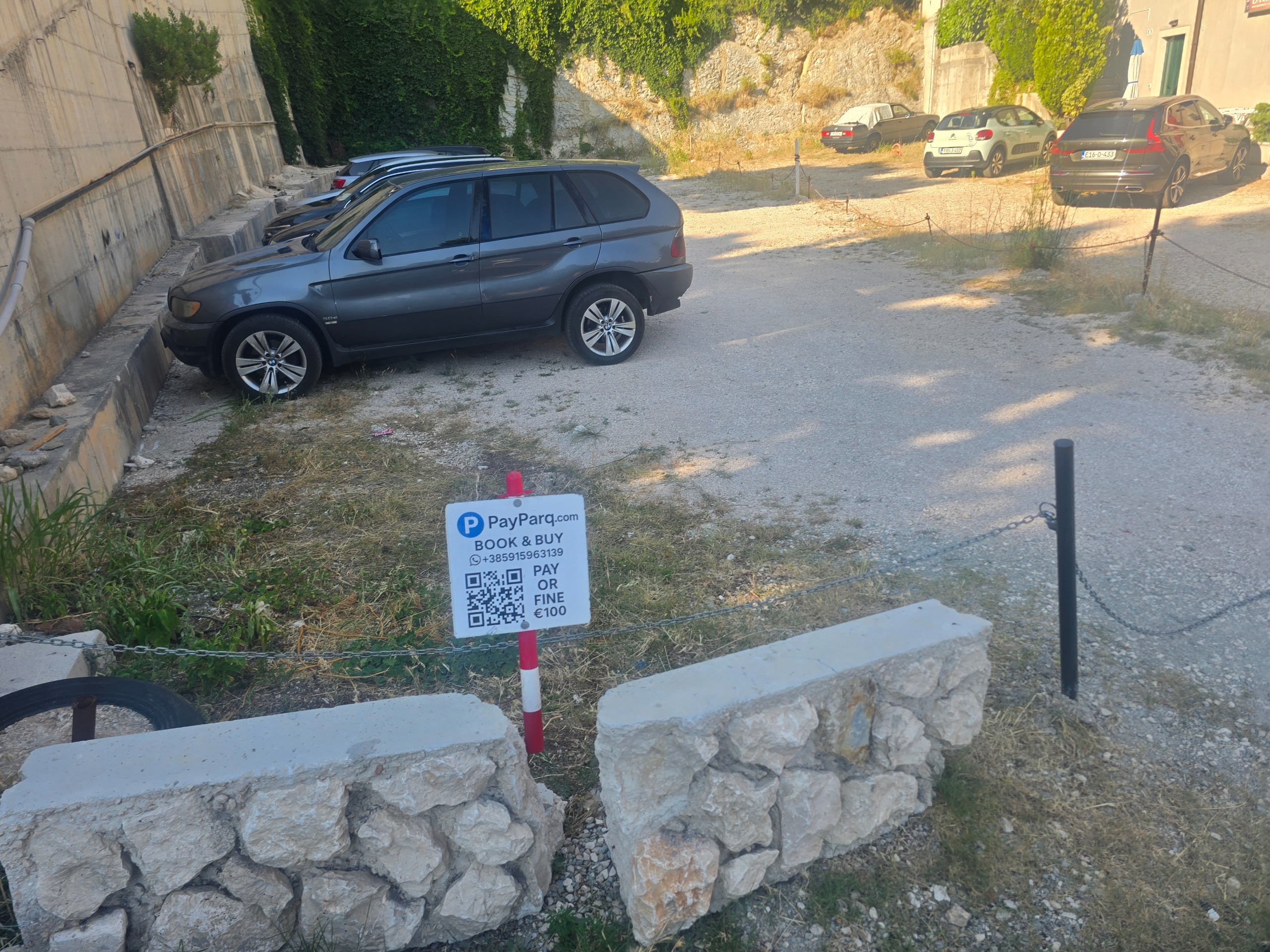 Safe Parking by PayParq Brela Jakiruša parking